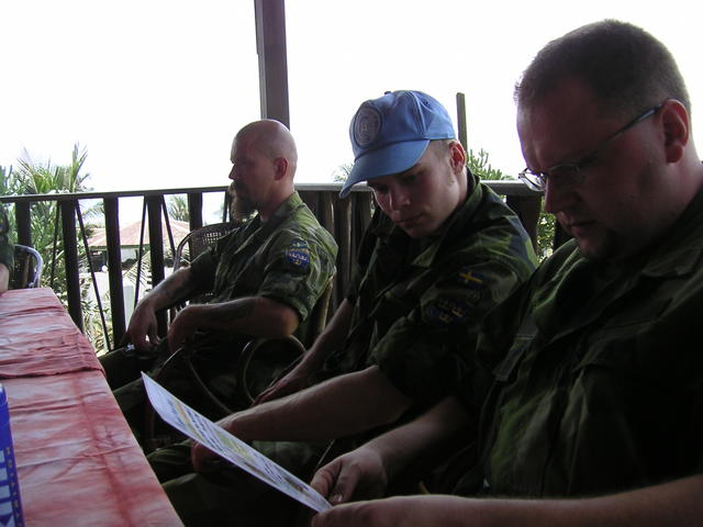 På libanesisk restaurant i de finare delarna av Monrovia