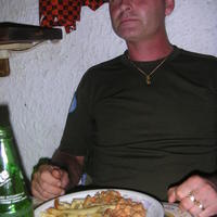 Anders och jag åt vitlöksräker med pommes.