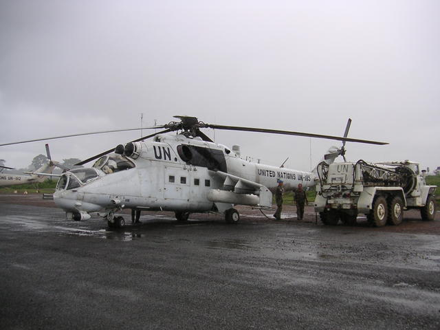 Ukrainarnas helikopter, gunships, en rysk MI-24