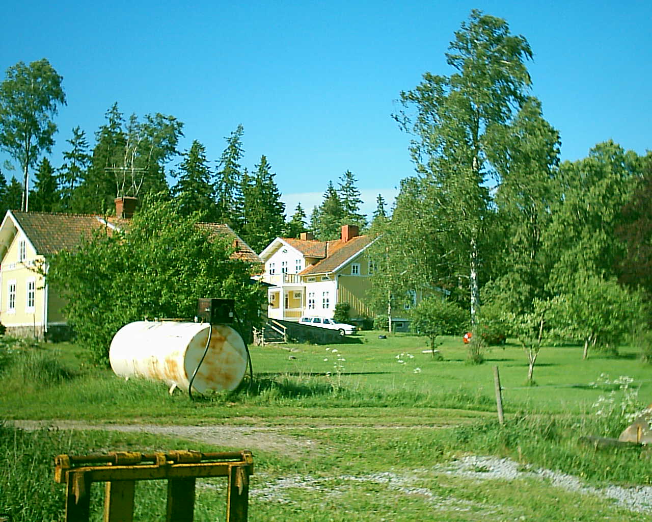 "Flygeln" till vänster