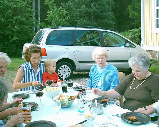 Martina, Julie, mormor och Ellen