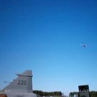 "Låghastighetsflygning" med Gripen ~200km/h